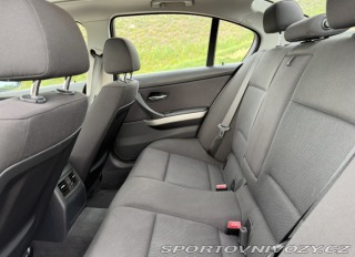 BMW 3 320i 2009