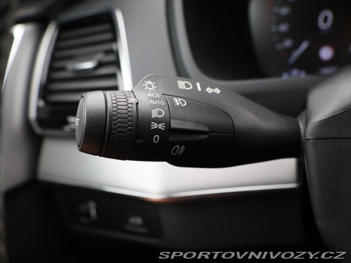 Volvo Ostatní modely XC90 2.0 B6 220kW R-Design CZ 2020