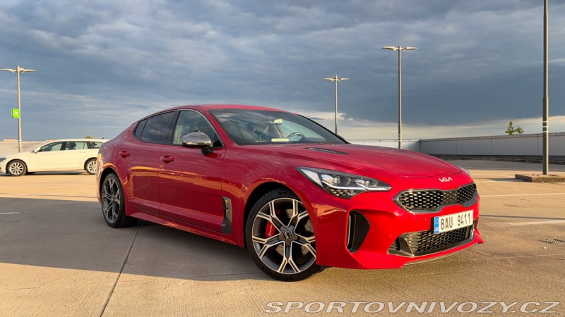 Kia Stinger GT 3.3 T-GDi 8AT