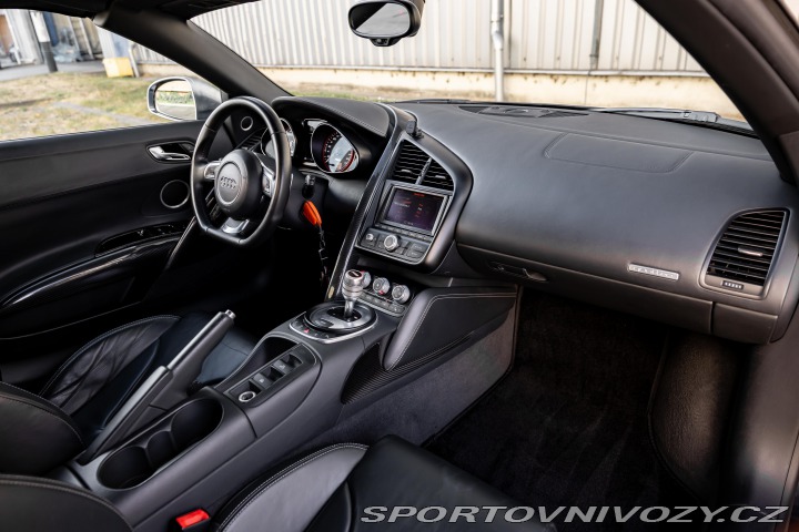 Audi R8 Spyder 5.2 FSI V10 2011