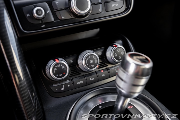 Audi R8 Audi R8 Spyder 5.2 FSI V1 2011
