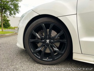 Peugeot RCZ 1,6   200 THP • 2011 • ma 2010