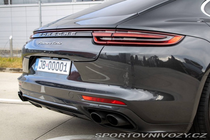 Porsche Panamera Turbo 4x4 / 404kW / A8 / 2017