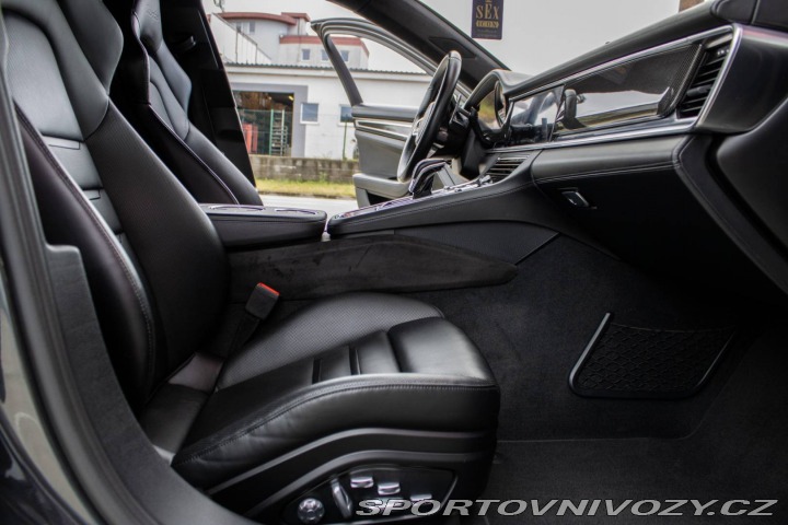 Porsche Panamera Turbo 4x4 / 404kW / A8 / 2017