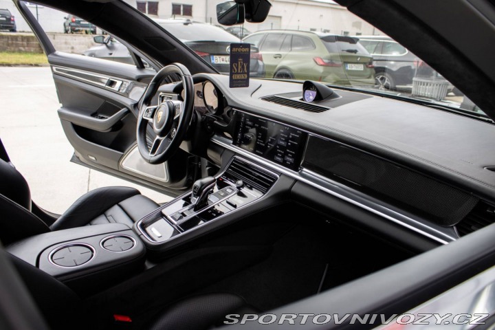 Porsche Panamera Turbo 4x4 / 404kW / A8 / 2017