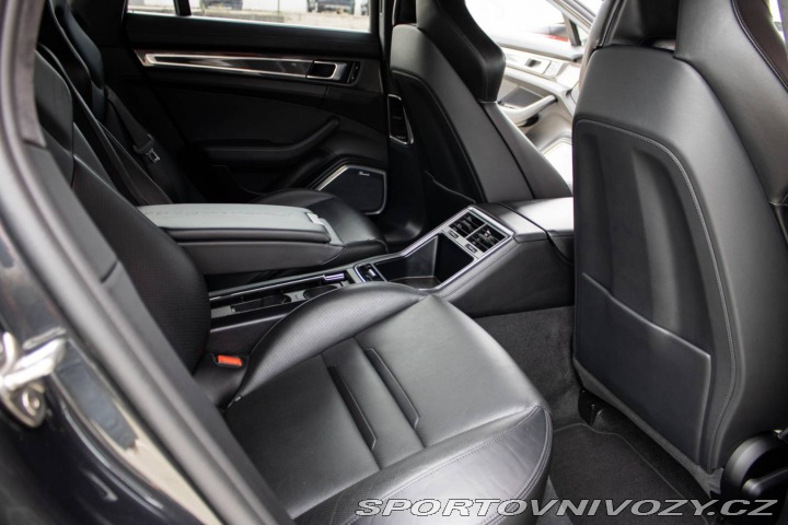 Porsche Panamera Turbo 4x4 / 404kW / A8 / 2017