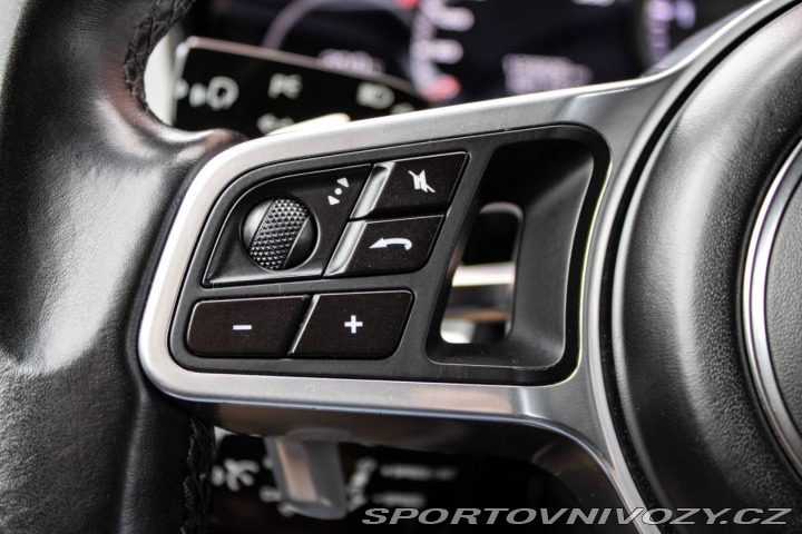 Porsche Panamera Turbo 4x4 / 404kW / A8 / 2017