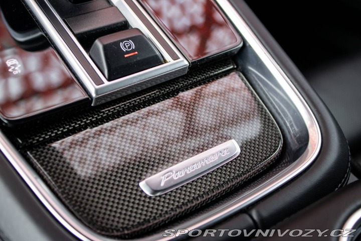 Porsche Panamera Turbo 4x4 / 404kW / A8 / 2017