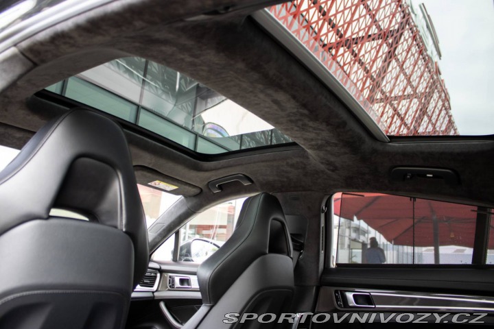 Porsche Panamera Turbo 4x4 / 404kW / A8 / 2017