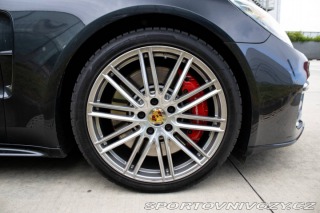 Porsche Panamera Turbo 4x4 / 404kW / A8 / 2017
