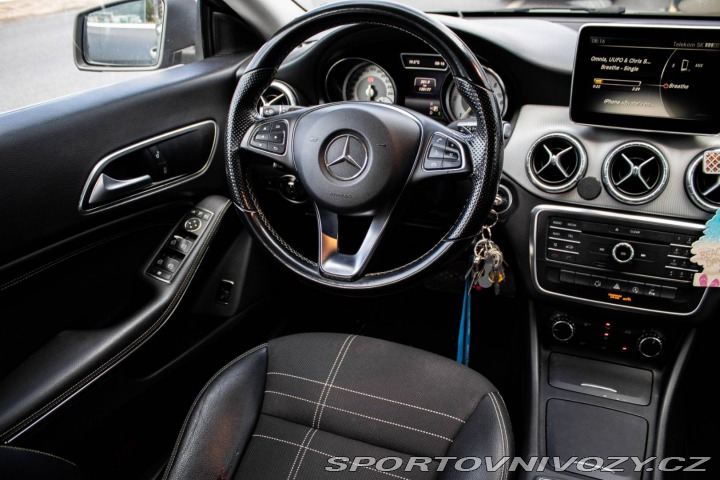 Mercedes-Benz CLA Shooting Brake 220 CDI A 2015