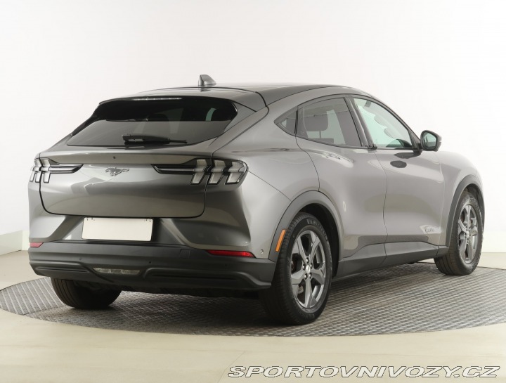 Ford Mustang Mach-E Standard Range RW 2021