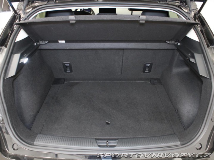 MG Ostatní modely MG4 0,0 77kWh Exclusive 30tkm 2025