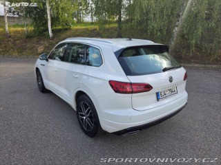 Volkswagen Ostatní modely Touareg 3,0 VW Touareg V6 Rline 2020