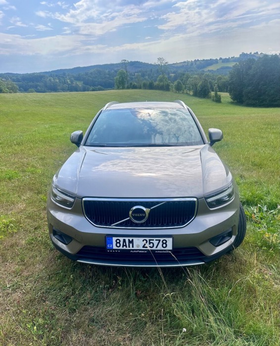 Volvo Ostatní modely XC40 2,0 B4 AWD benzin