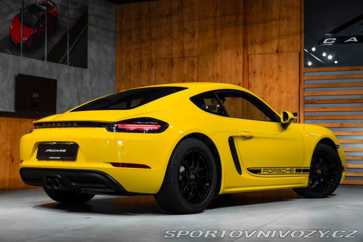 Porsche Cayman 2022