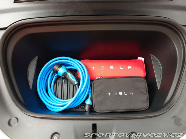 Tesla Model Y Long Range Dual Motor 378 2023