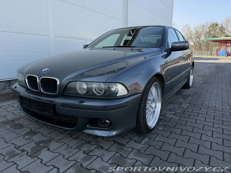 BMW 5 BMW E39 520i 6 válec