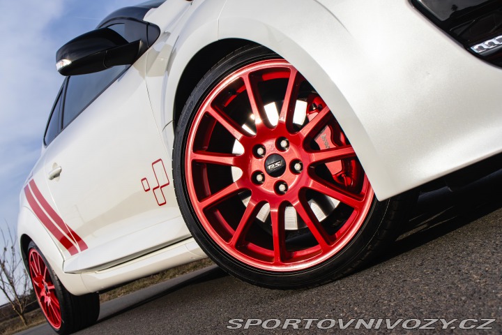 Renault Mégane RS Trophy R DPH*1/250 2015