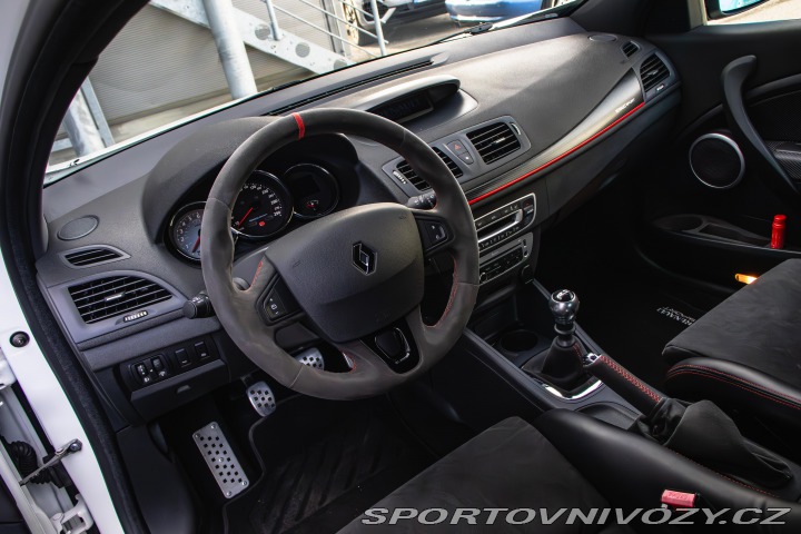 Renault Mégane RS Trophy R DPH*1/250 2015