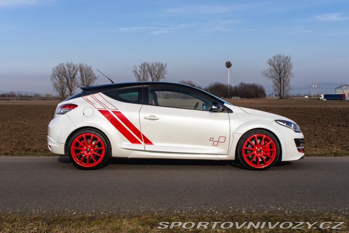 Renault Mégane RS Trophy R DPH*1/250 2015