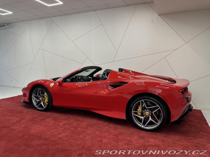 Ferrari F8 Spider*LIFT*DISPLAY*TEMPO 2022