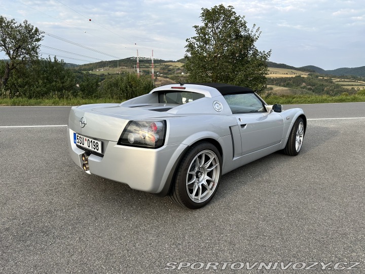 Opel Speedster 2002
