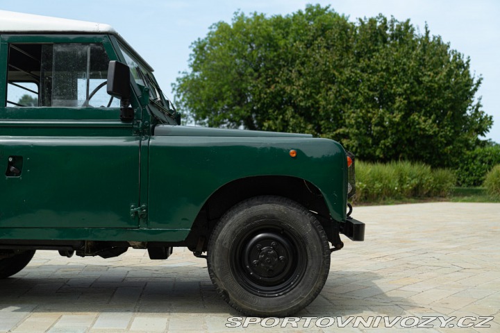 Ostatní značky Ostatní modely Land Rover 88 SERIE II A 1977