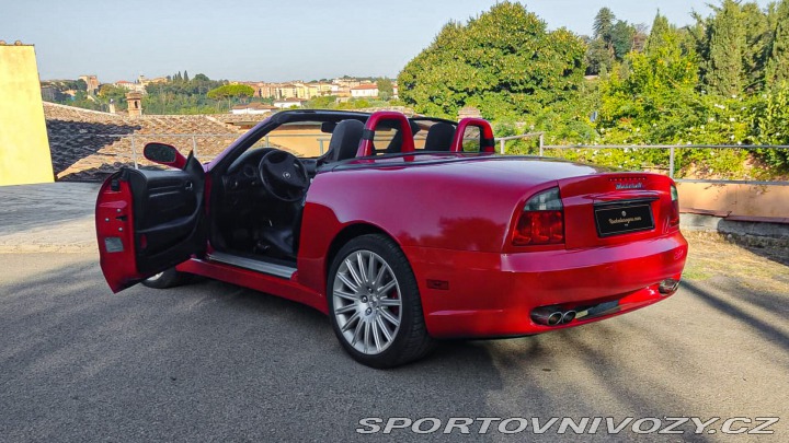 Maserati Spyder 2002