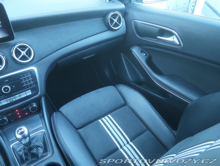 Mercedes-Benz A AMG line A 180 2017