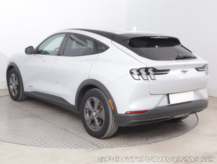 Ford Mustang Mach-E Standard Range RW 2021