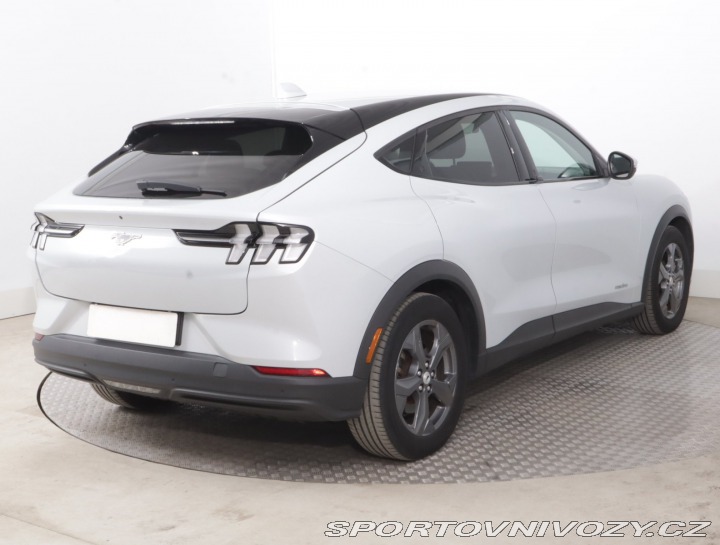 Ford Mustang Mach-E Standard Range RW 2021