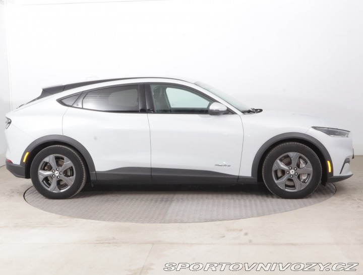 Ford Mustang Mach-E Standard Range RW 2021