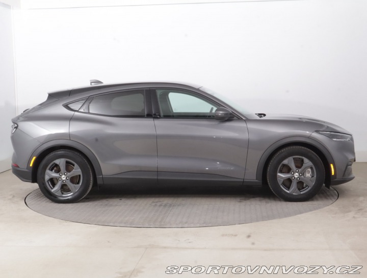Ford Mustang Mach-E Standard Range RW 2021