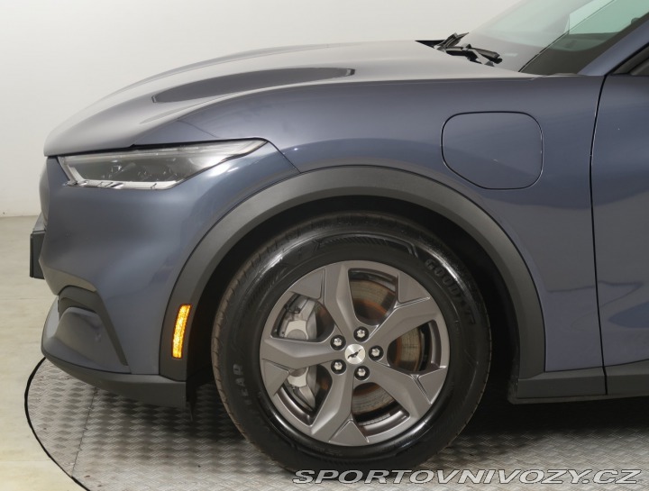 Ford Mustang Mach-E Standard Range RW 2021