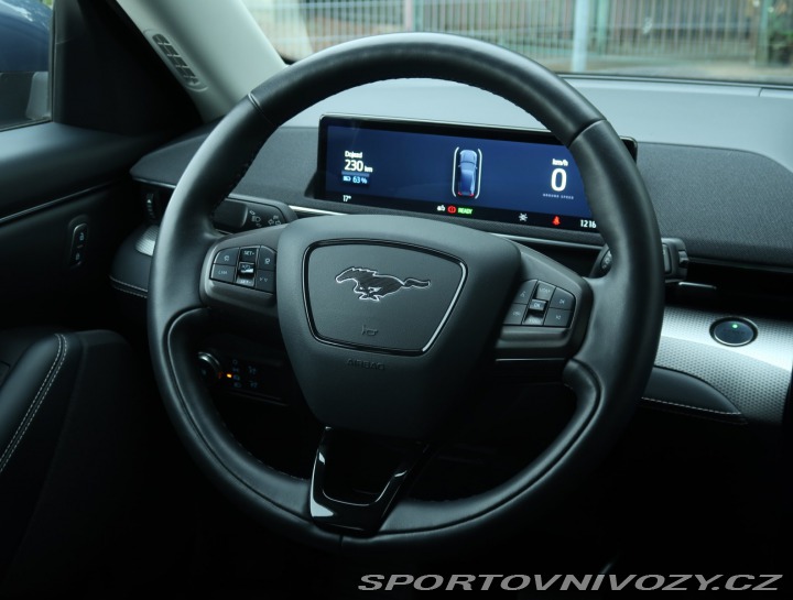 Ford Mustang Mach-E Standard Range RW 2021