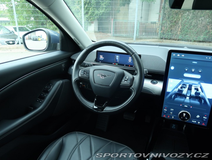 Ford Mustang Mach-E Standard Range RW 2021