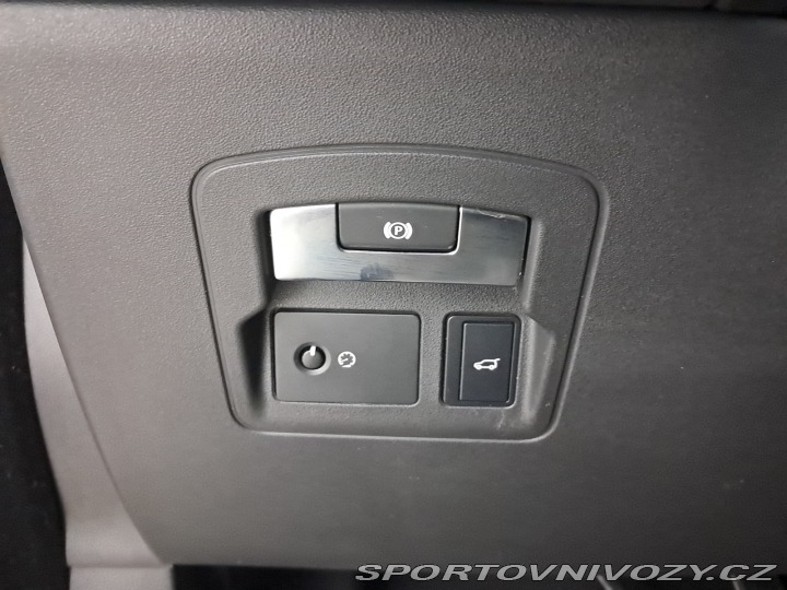 Ostatní značky Ostatní modely Land Rover Range Rover Velar R-Dynamic SE P380 2018