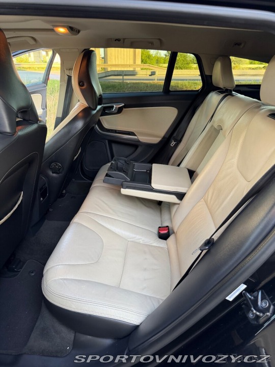 Volvo V60 2,4 D5 AWD 158kw 2011