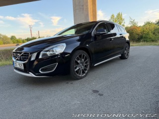 Volvo V60 2,4 D5 AWD 158kw 2011