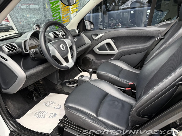 Smart Fortwo 1,0 62kW Cabrio kůže REZE 2009