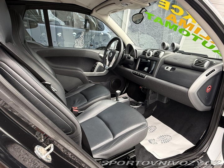 Smart Fortwo 1,0 62kW Cabrio kůže REZE 2009