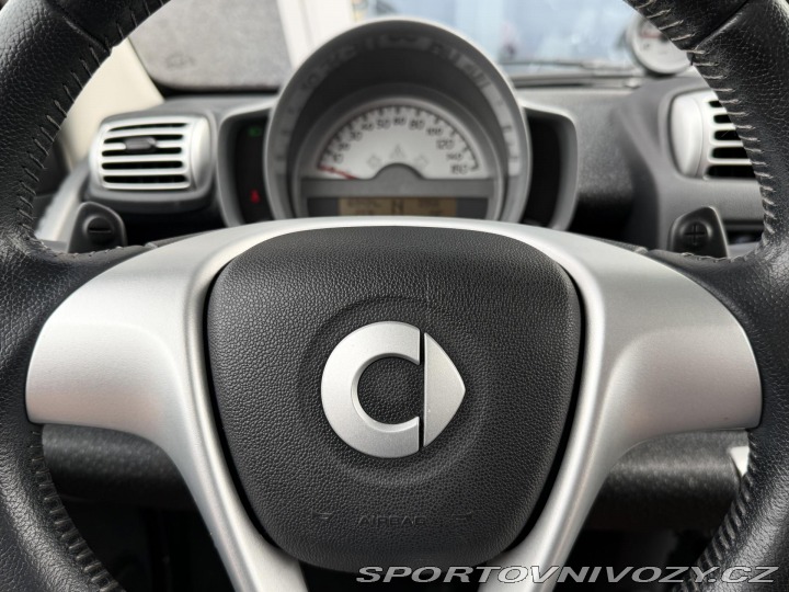 Smart Fortwo 1,0 62kW Cabrio kůže REZE 2009