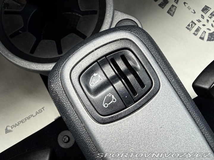 Smart Fortwo 1,0 62kW Cabrio kůže REZE 2009