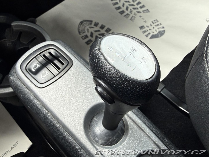 Smart Fortwo 1,0 62kW Cabrio kůže REZE 2009
