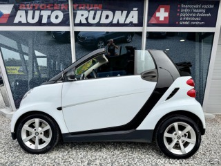 Smart Fortwo 1,0 62kW Cabrio kůže REZE 2009