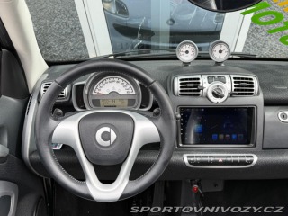 Smart Fortwo 1,0 62kW Cabrio kůže REZE 2009