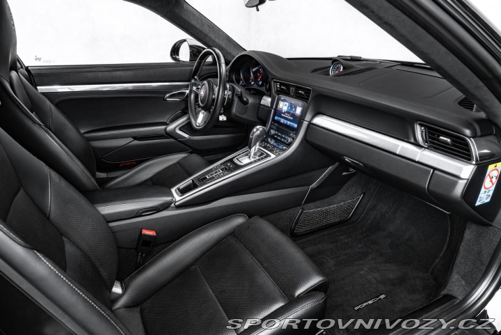 Porsche 911 Carrera 991 Sport Chrono 2018