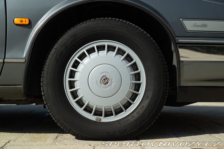 Ostatní značky Ostatní modely Cadillac SEVILLE 4.5 V8 1988