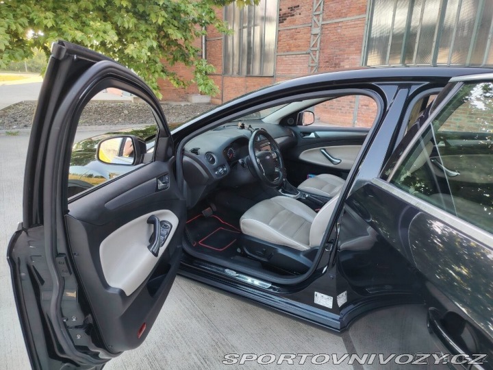 Ford Mondeo ST 2,0 benzín ecoboost 176 2011